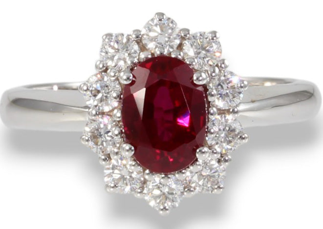 Anello con Smeraldo e giro di Diamanti