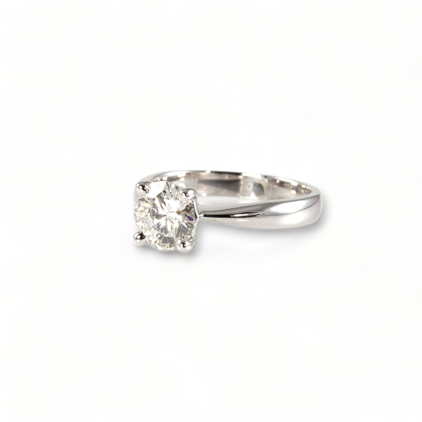 Anello con Smeraldo e giro di Diamanti